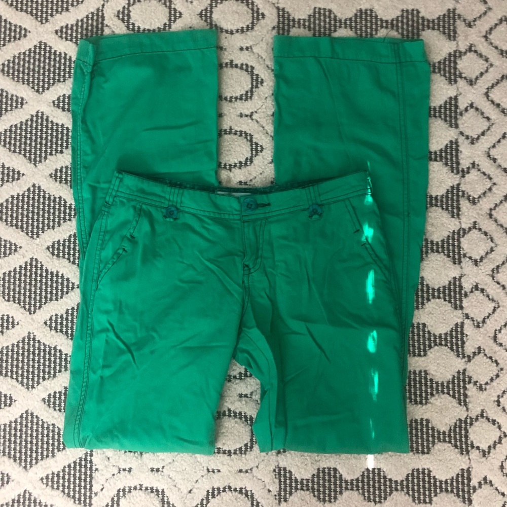 Green low waisted pants